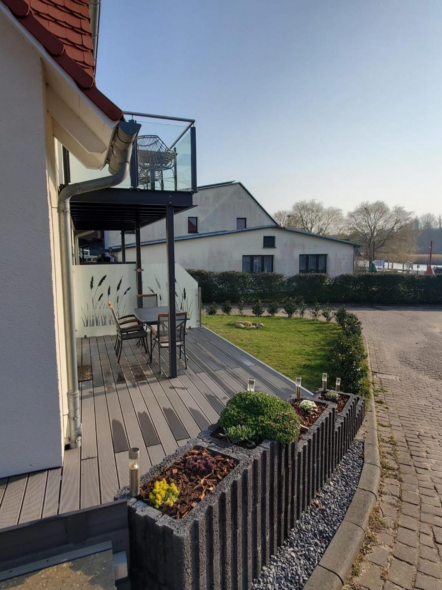 Ferienhaus Am Yachthafen ゼリン エクステリア 写真