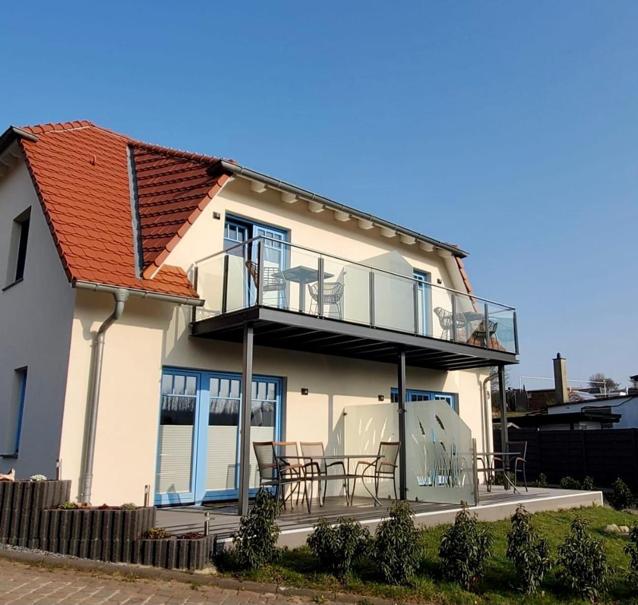 Ferienhaus Am Yachthafen ゼリン エクステリア 写真